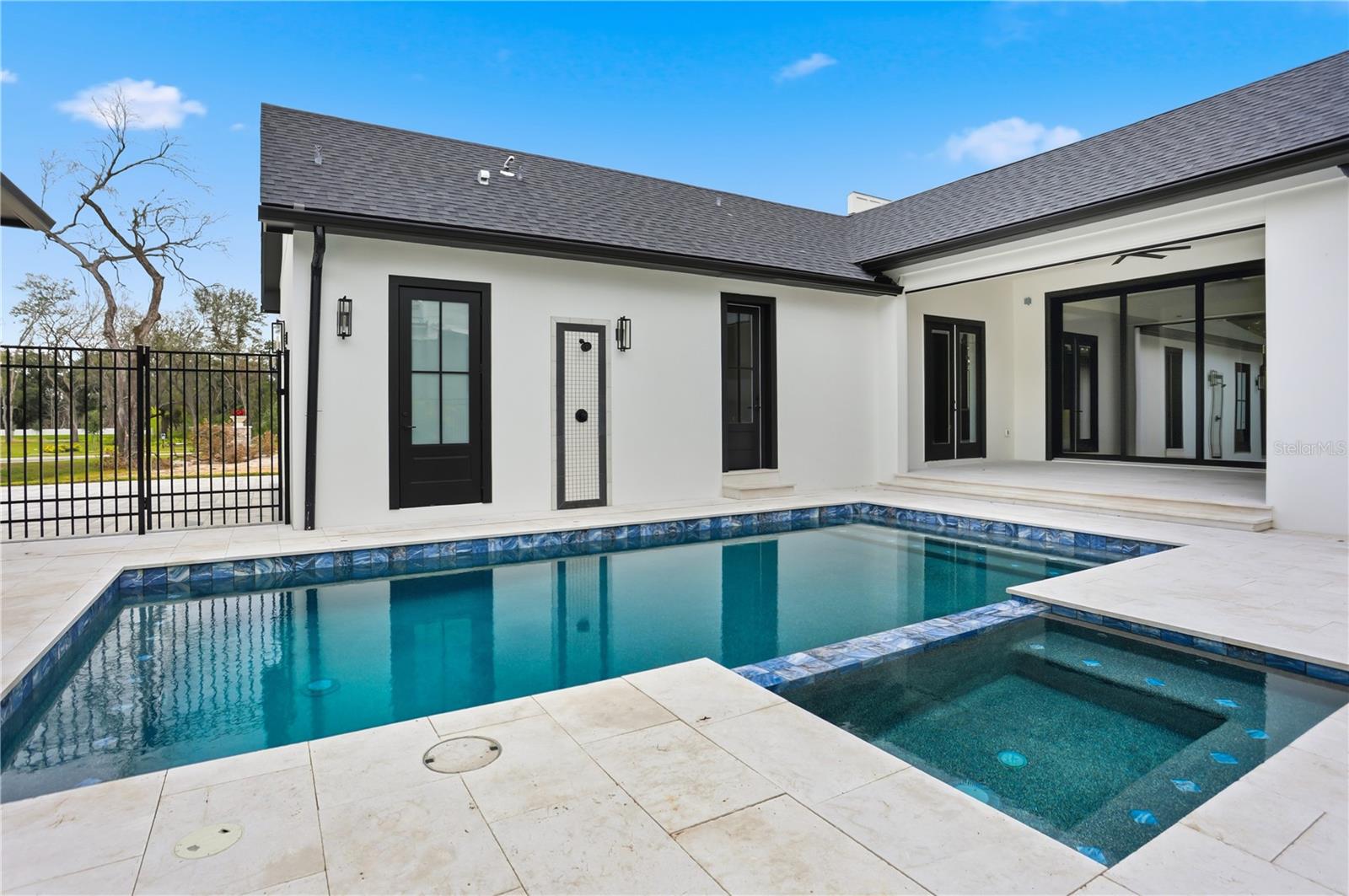 GROVE AT THE HARVEST DISTRICT - Residential