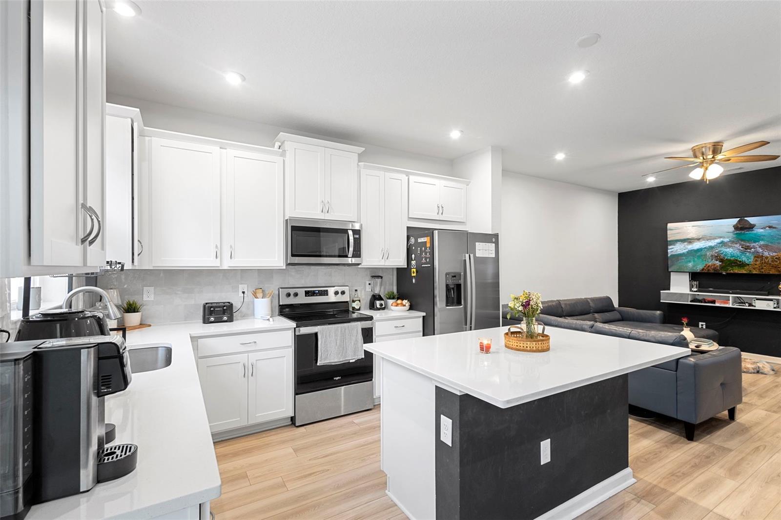 866 SPRING PALMS LOOP