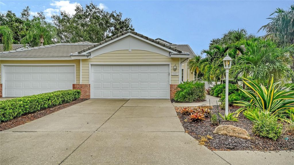 Photo of 7607 Whitebridge Glen, University Park, FL 34201 (MLS # A4662705)