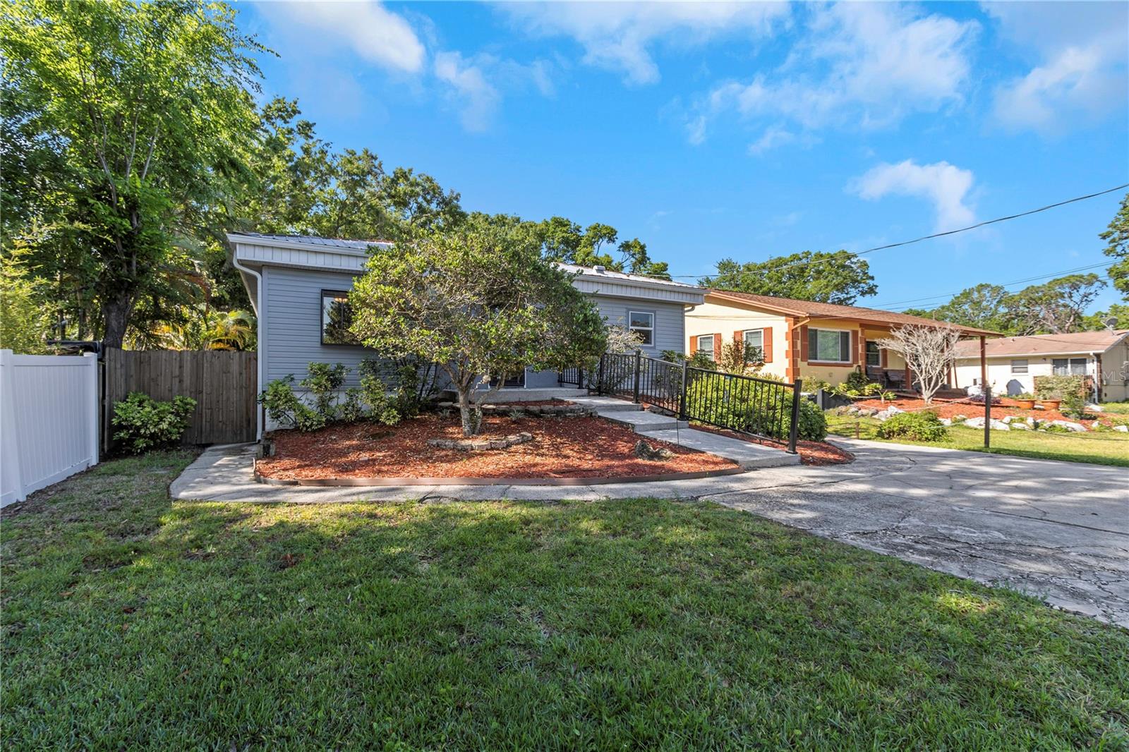 403 SAINT PETERSBURG DRIVE W