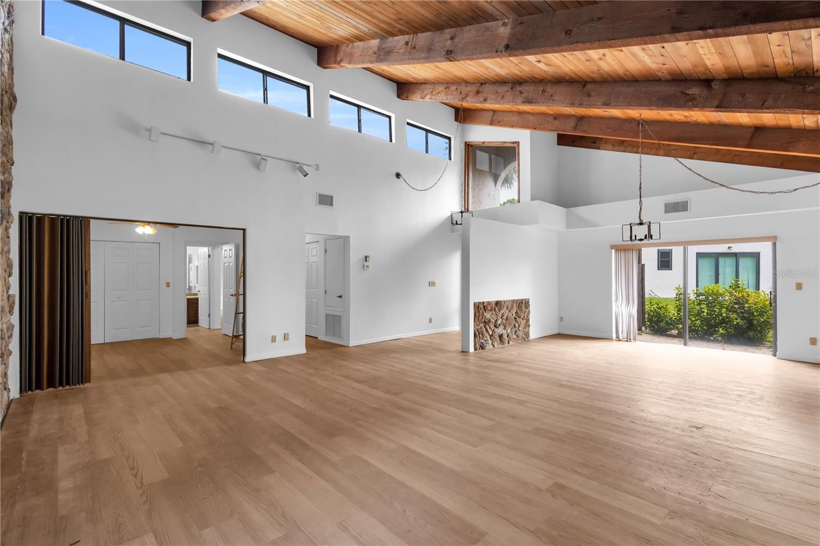 905 OSPREY DR