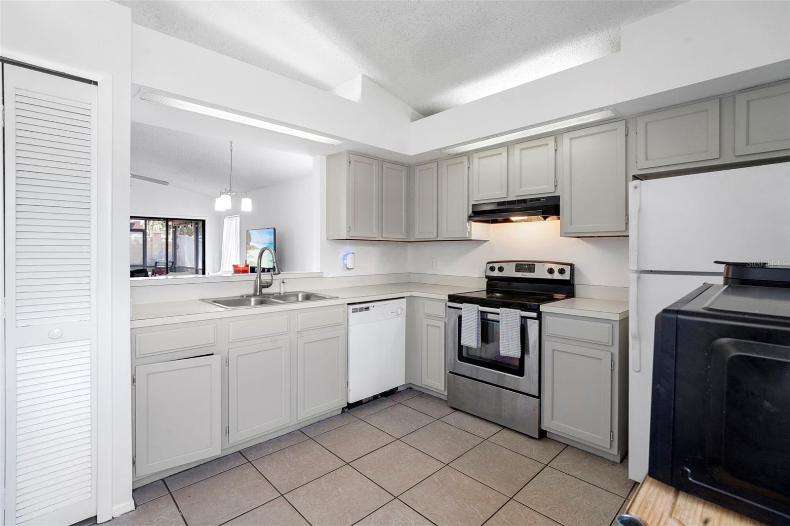 SHERWOOD FOREST - Residential