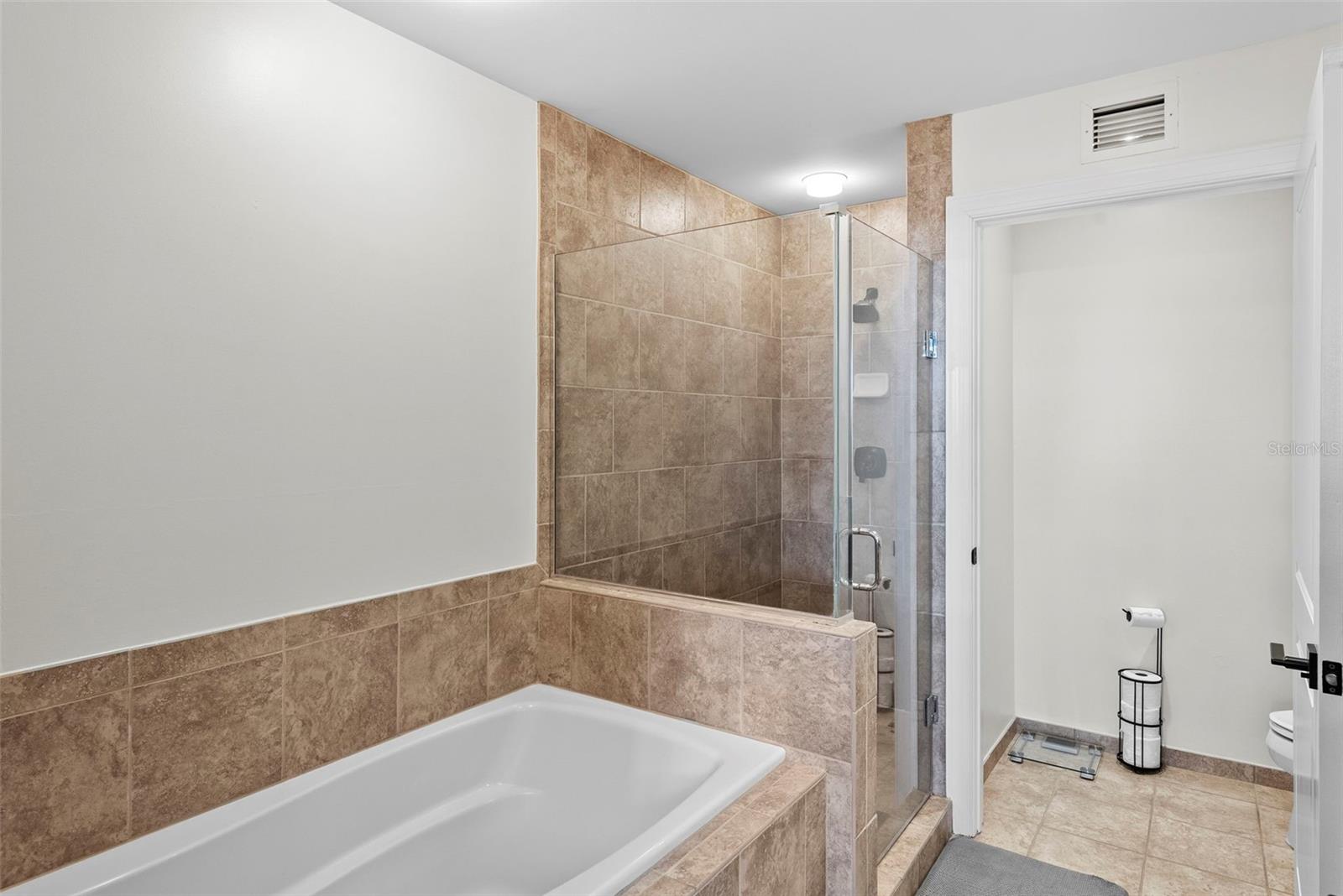 VENTANA A CONDO - Residential