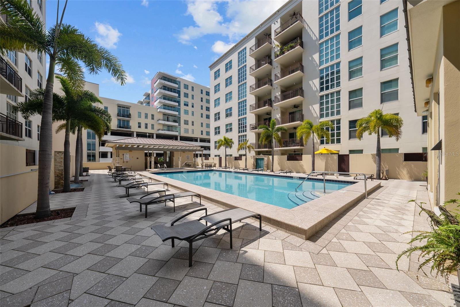VENTANA A CONDO - Residential