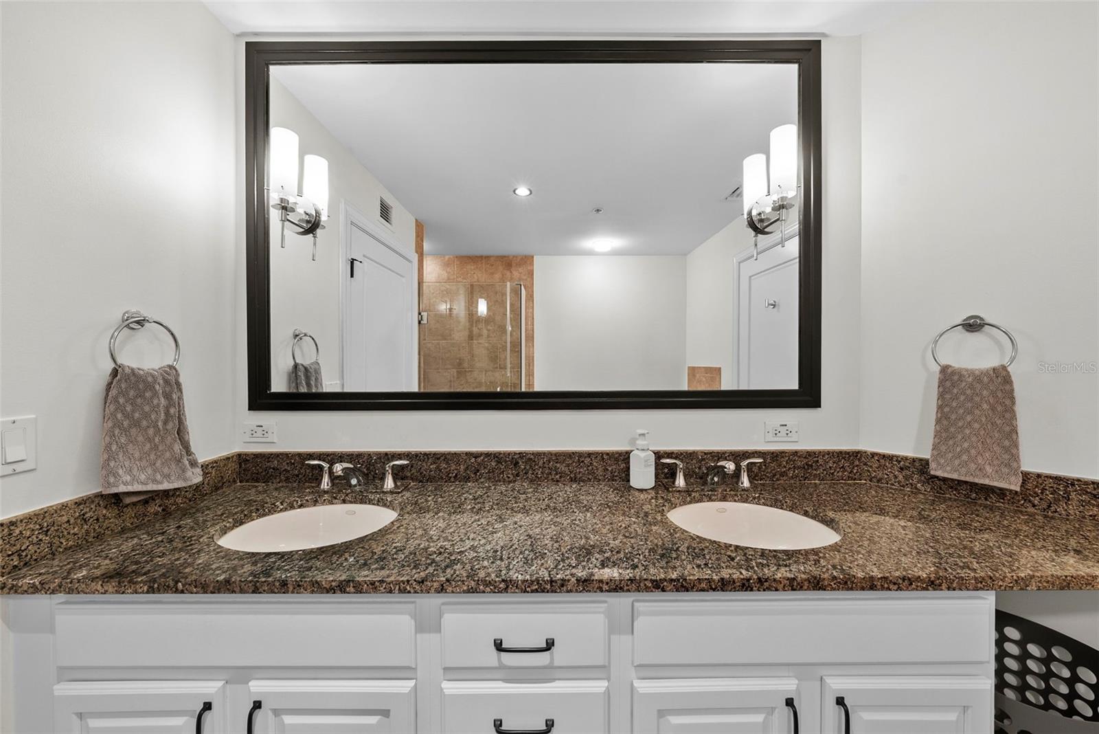 VENTANA A CONDO - Residential