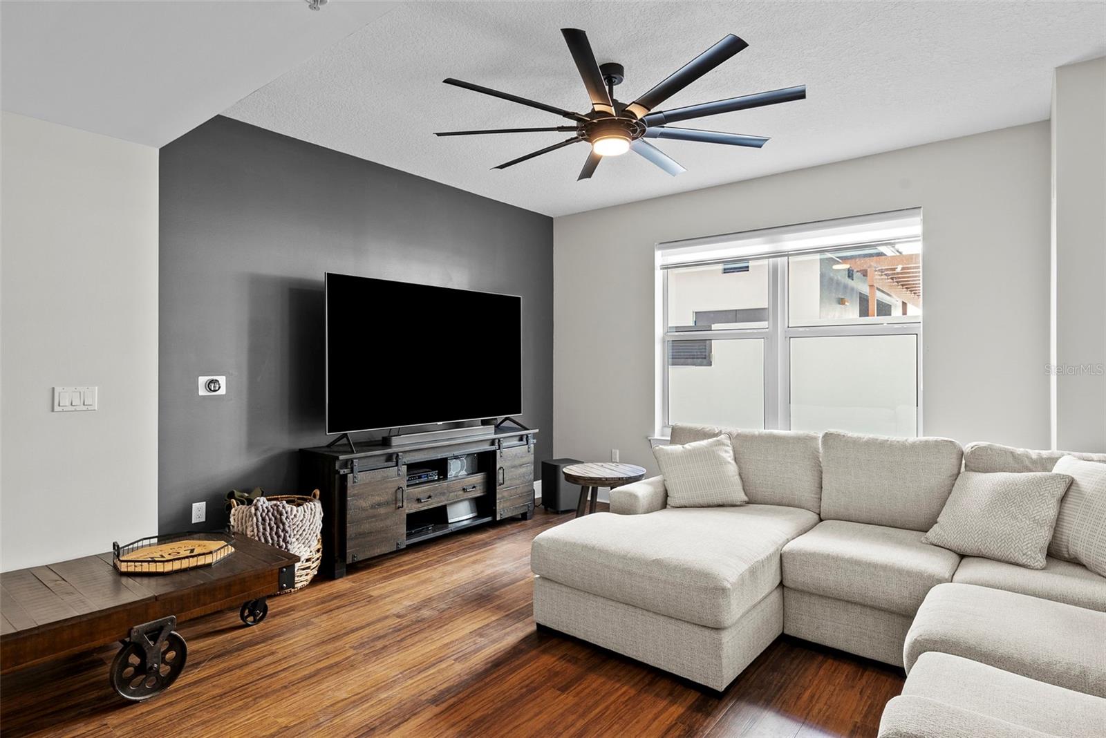 VENTANA A CONDO - Residential