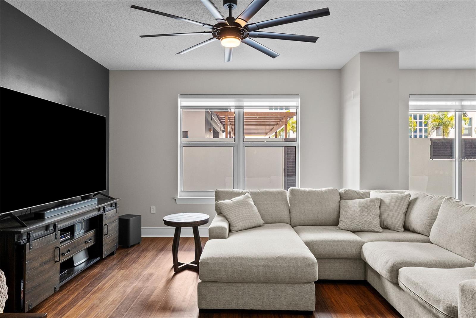 VENTANA A CONDO - Residential