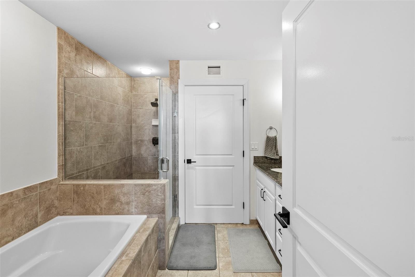 VENTANA A CONDO - Residential