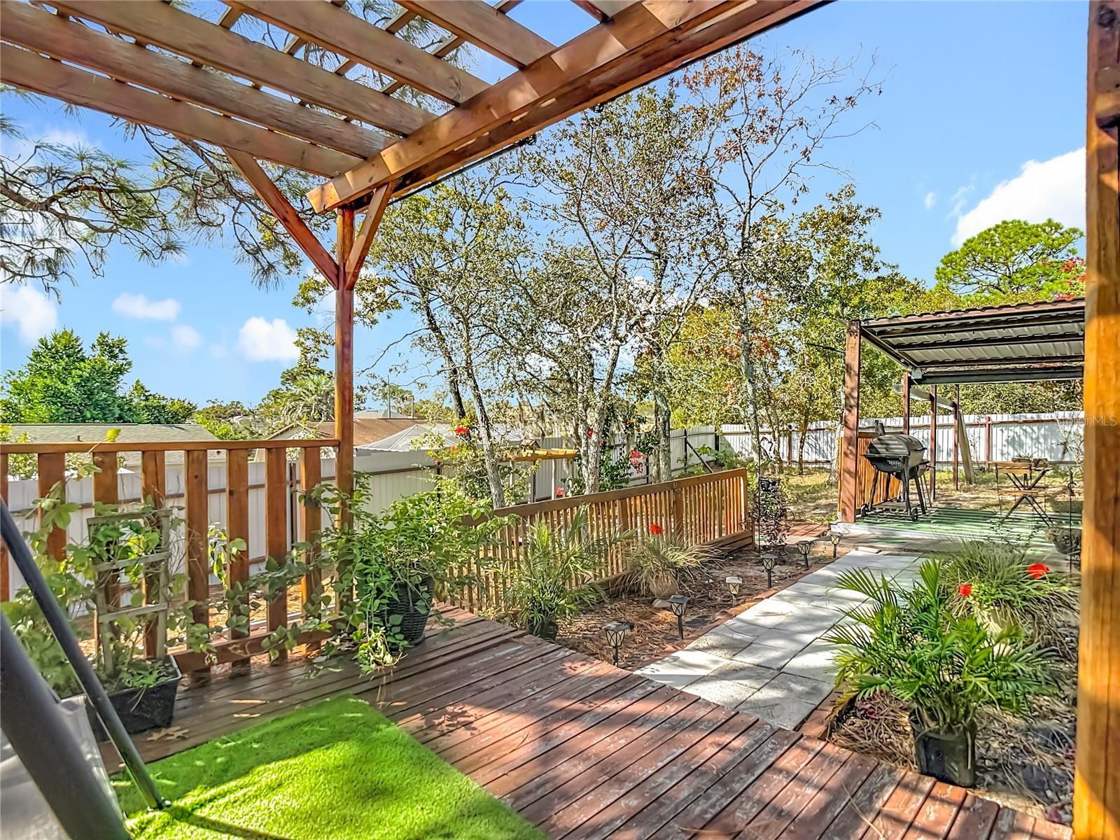 SPRING HILL - Residential