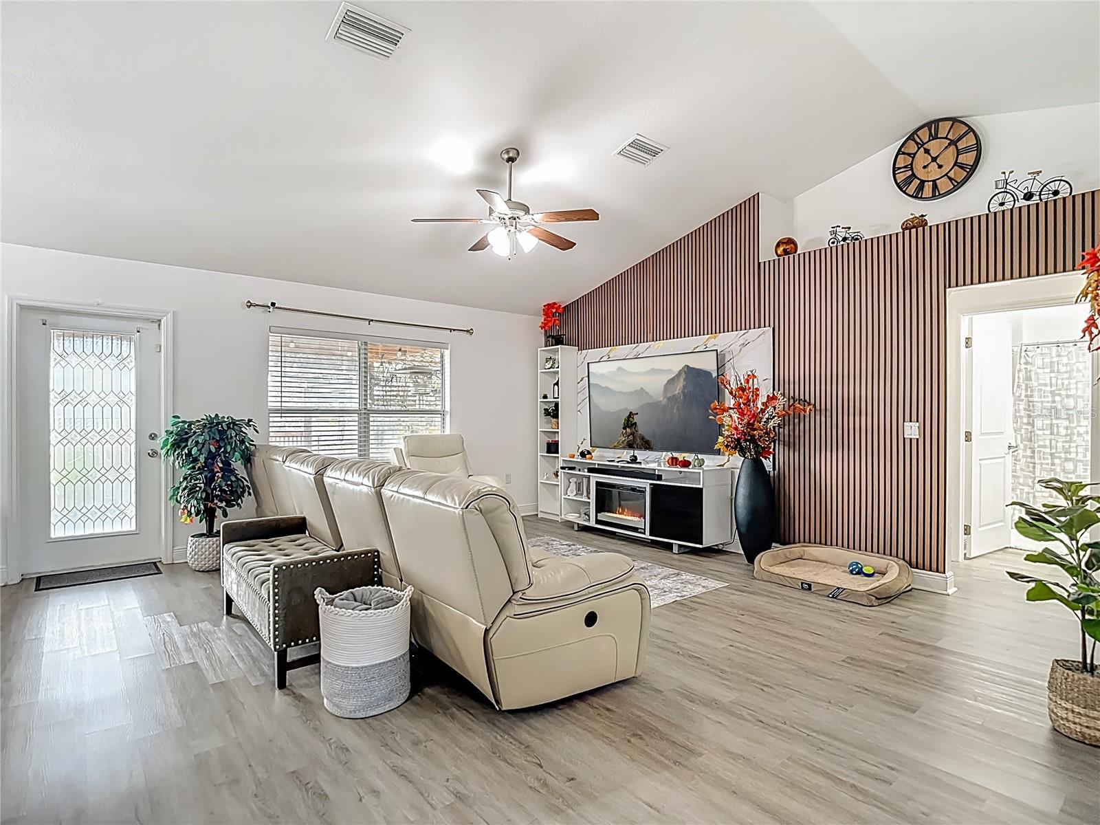 SPRING HILL - Residential