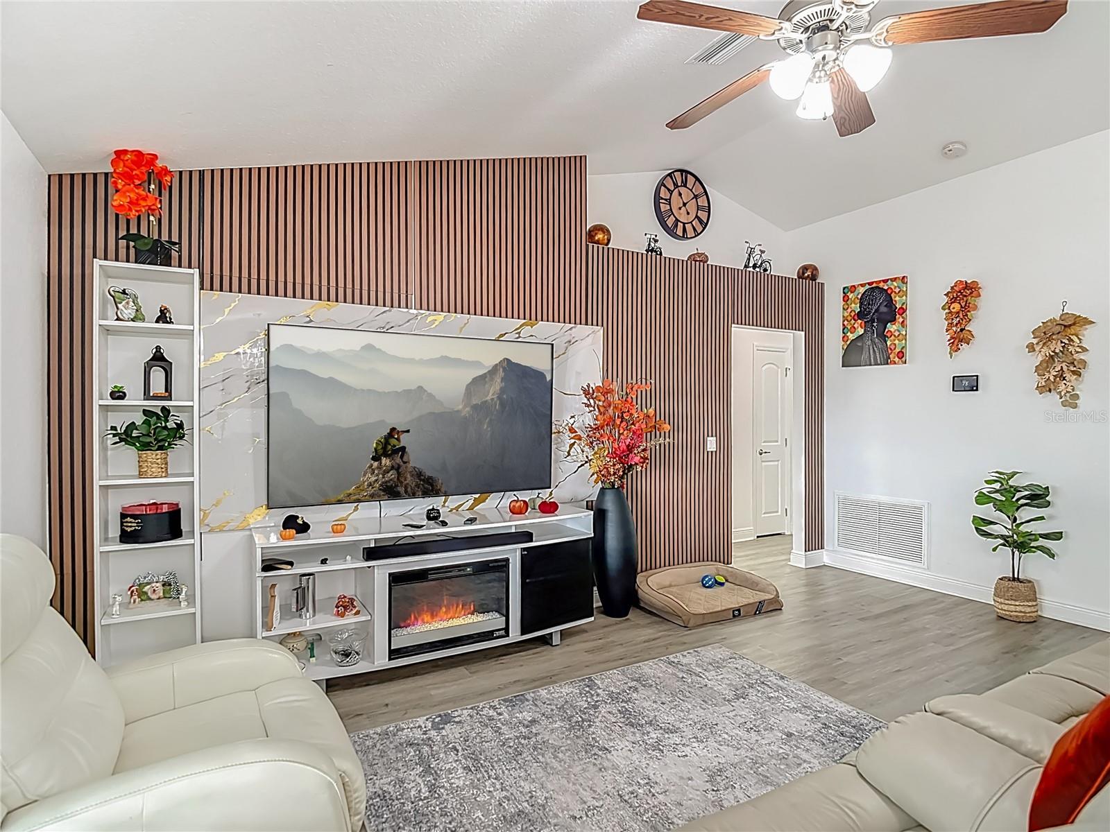 SPRING HILL - Residential