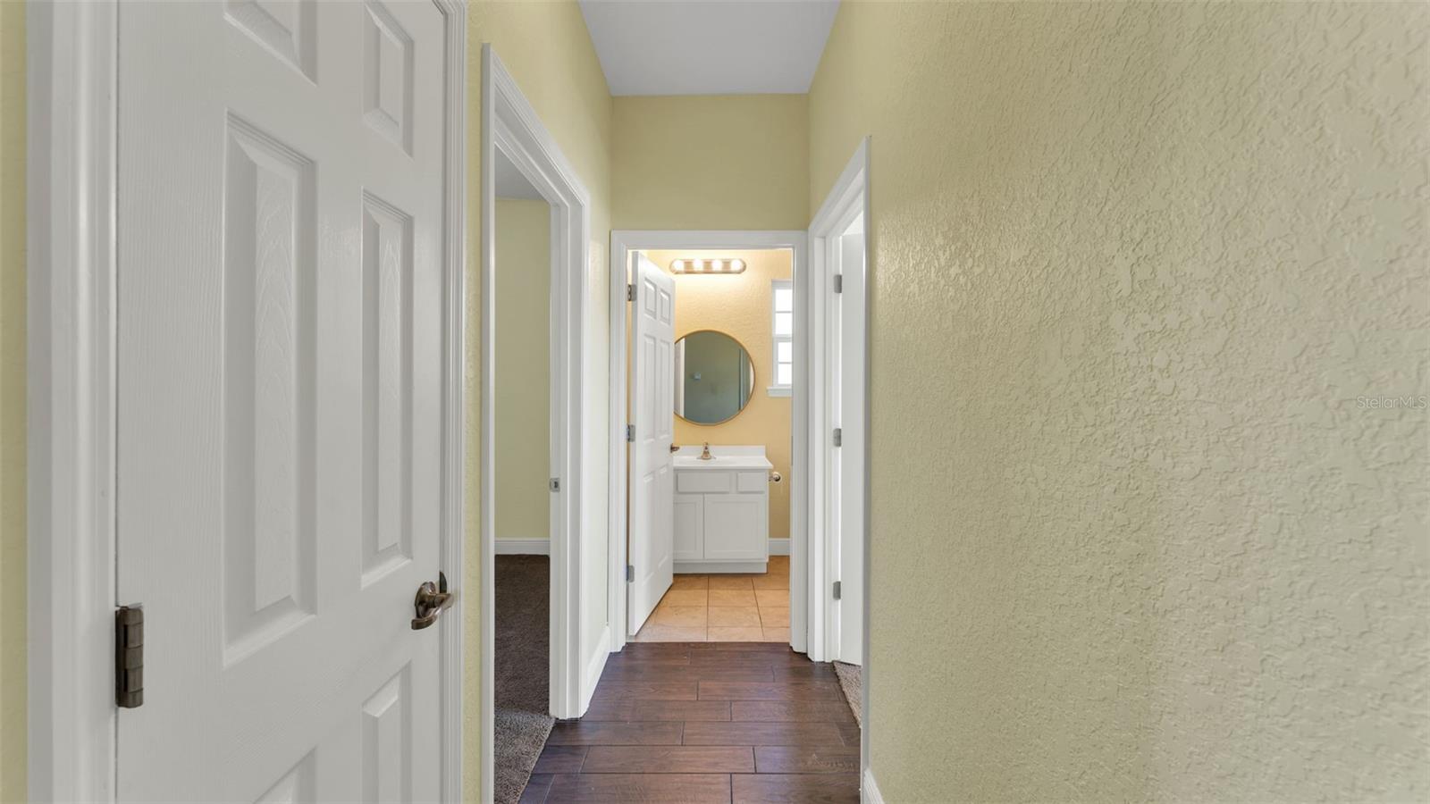 GROVELAND HIDDEN LAKES ESTATES - Residential