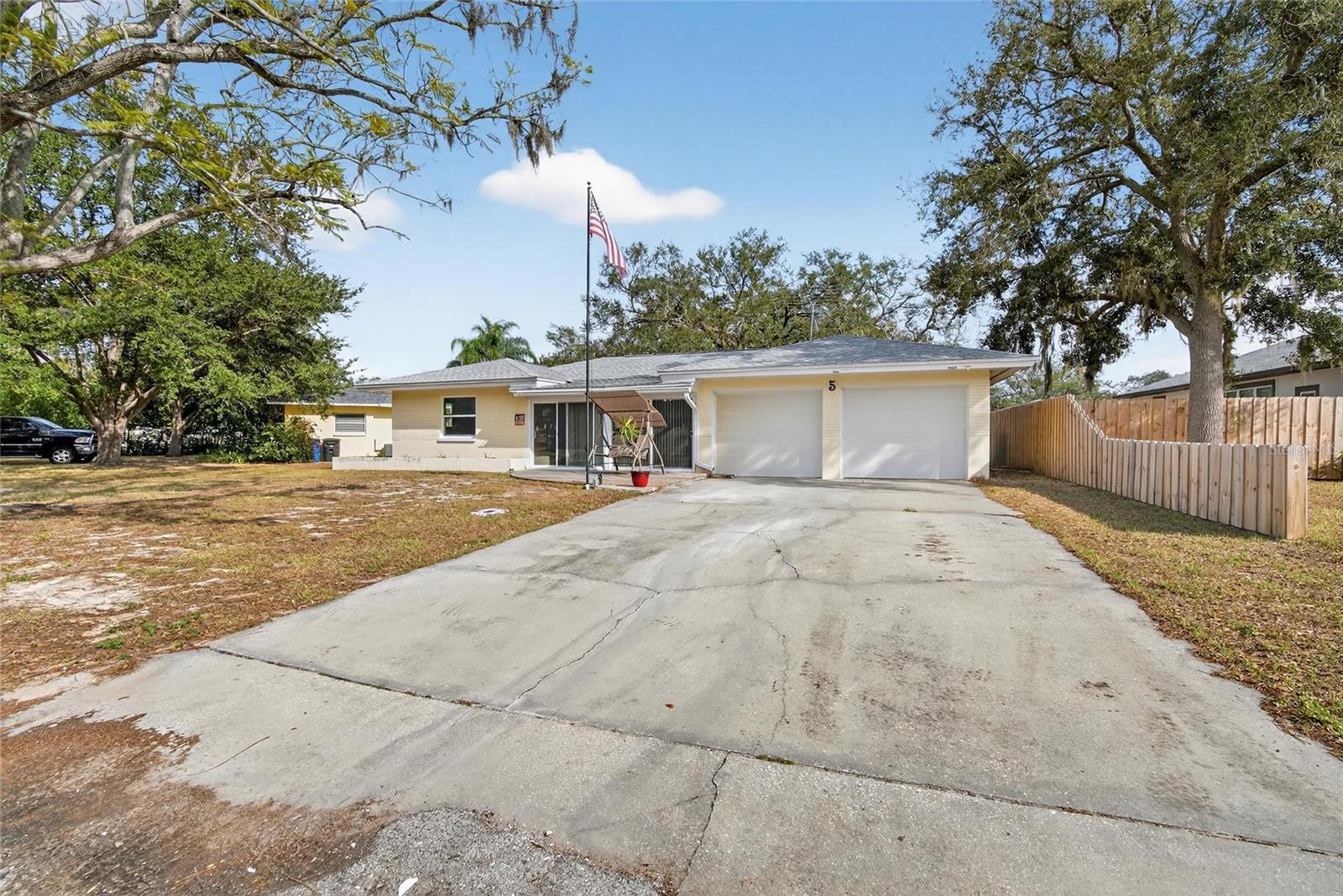 KEYSTONE MANOR - Residential