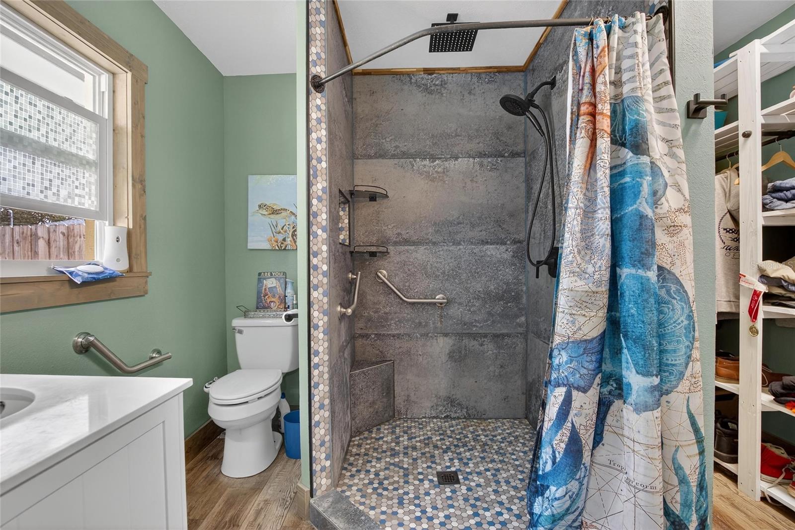 KEYSTONE MANOR - Residential