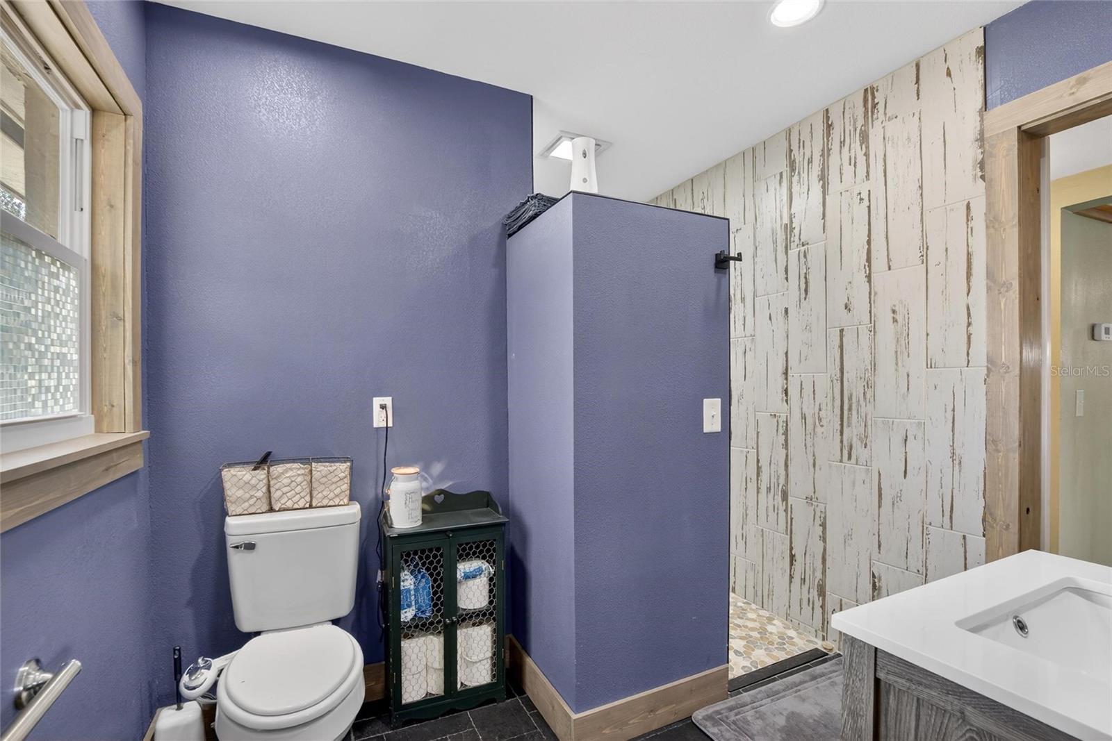 KEYSTONE MANOR - Residential