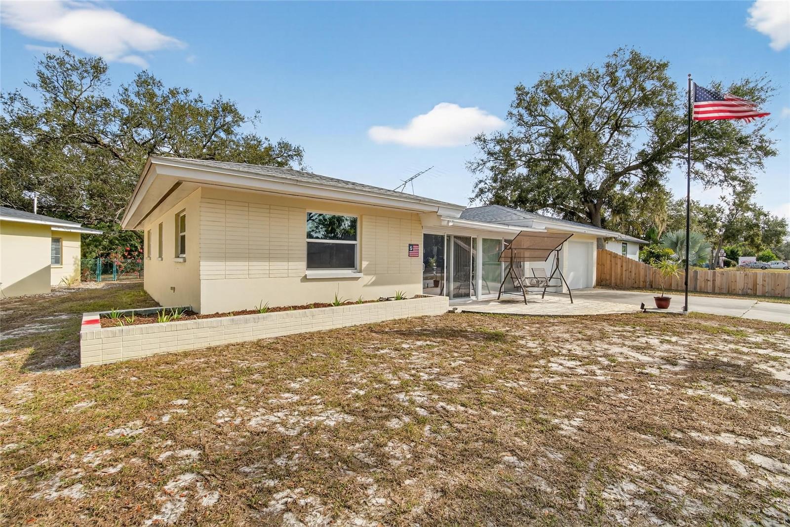 KEYSTONE MANOR - Residential