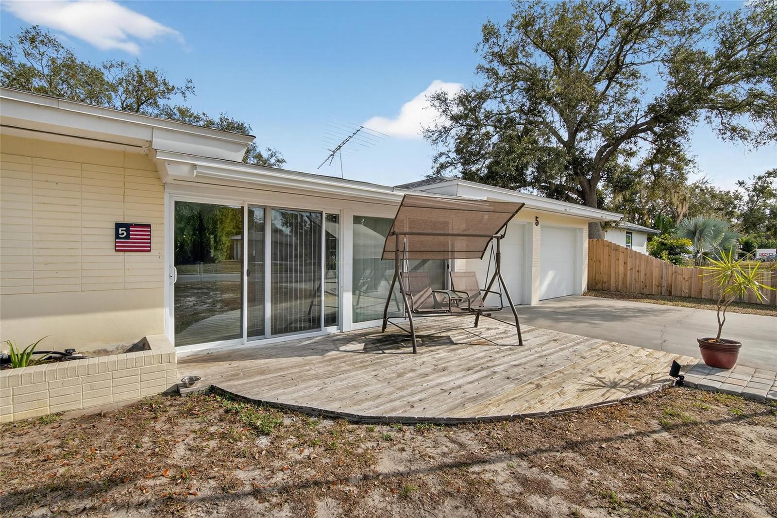 KEYSTONE MANOR - Residential