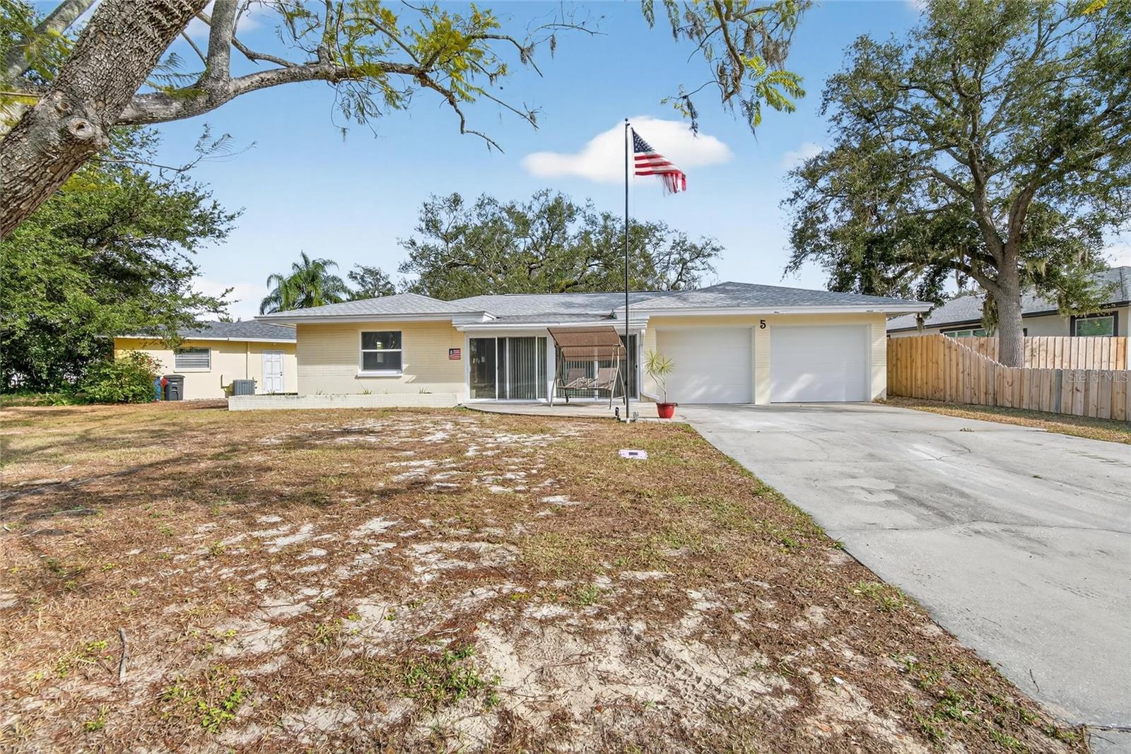 KEYSTONE MANOR - Residential