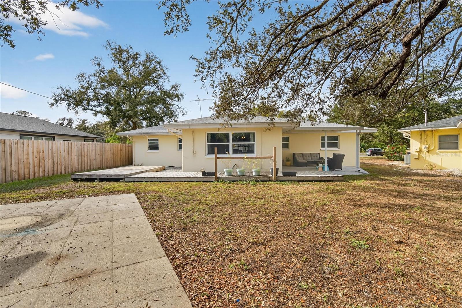 KEYSTONE MANOR - Residential