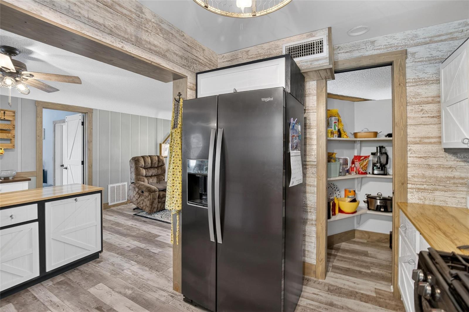 KEYSTONE MANOR - Residential