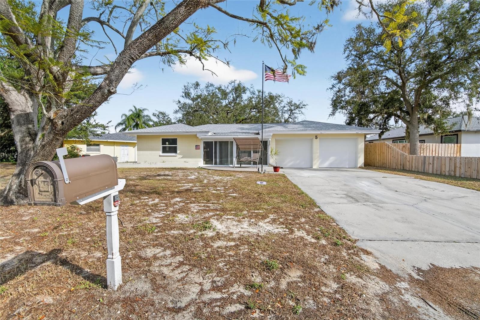 KEYSTONE MANOR - Residential