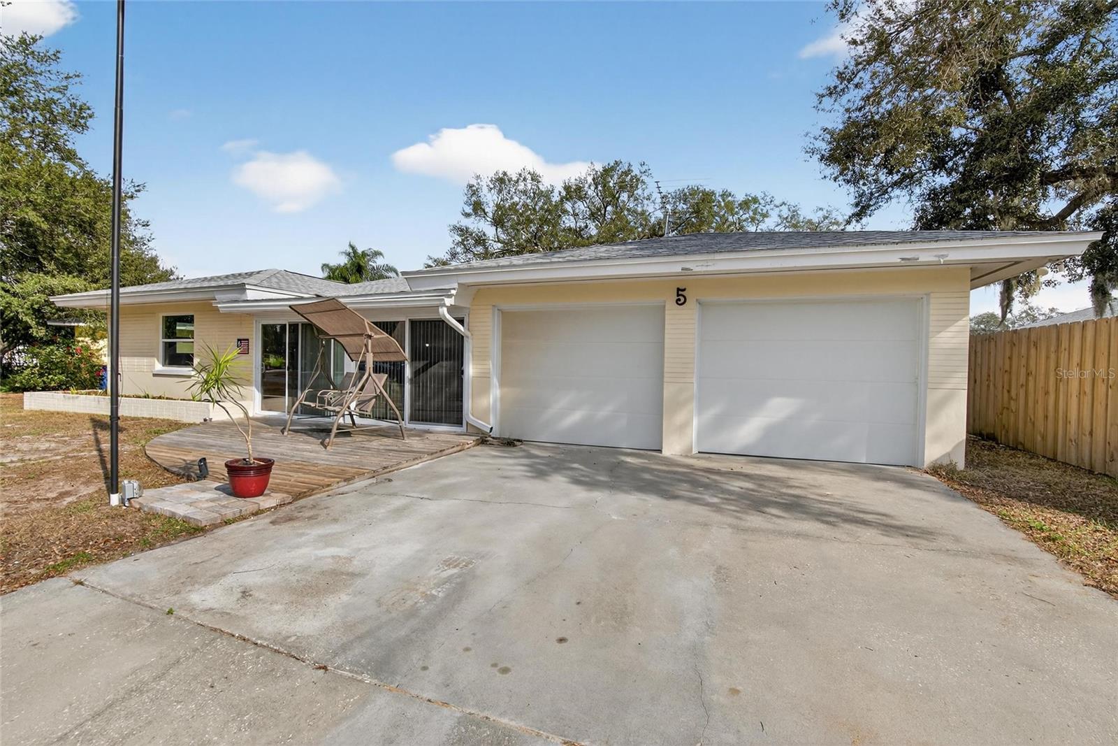 KEYSTONE MANOR - Residential