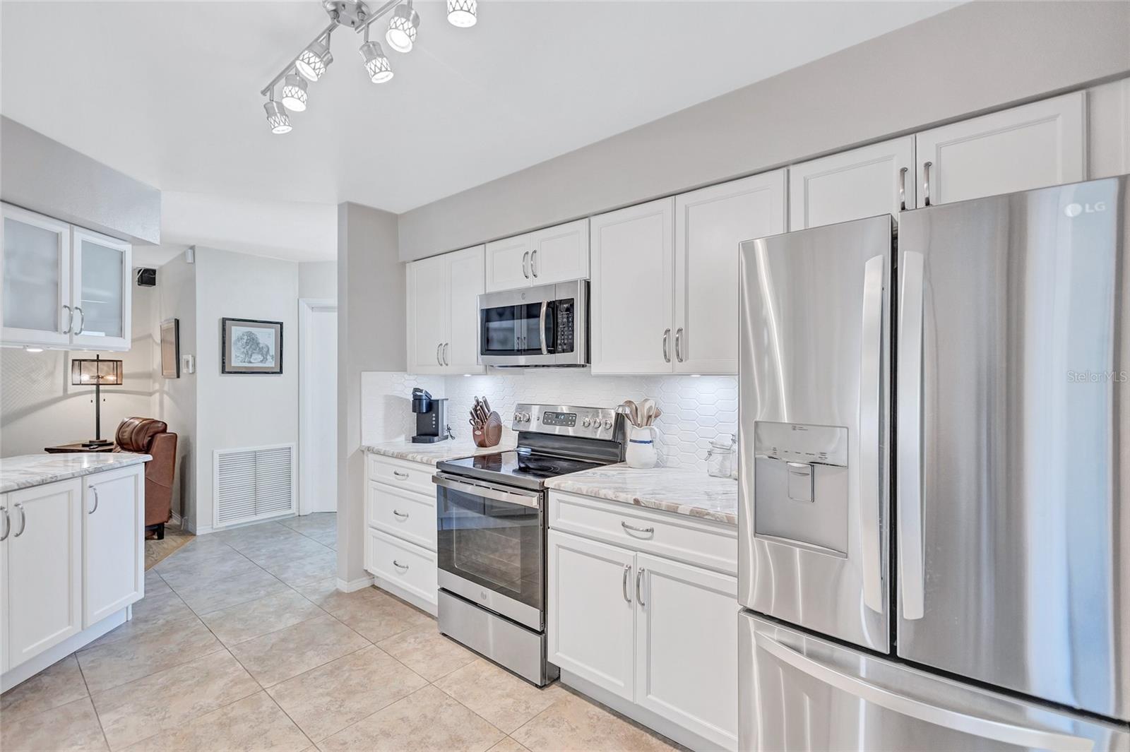 BAY PARK GARDENS - Residential