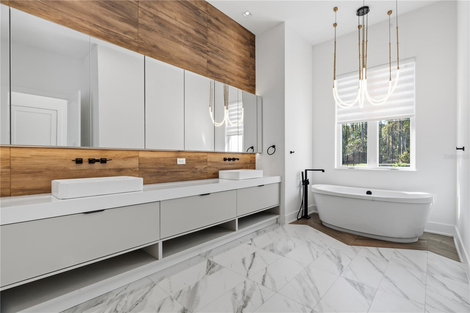 BELLA COLLINA ADD - Residential