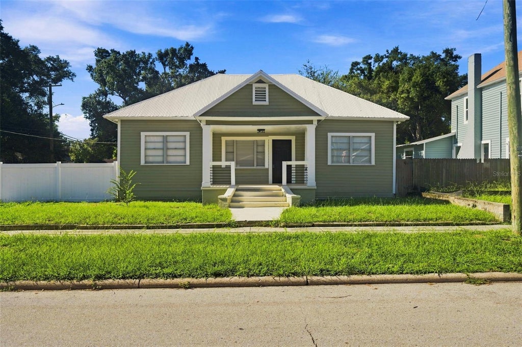 Photo of 917 E 25th Avenue, Tampa, FL 33605 (MLS # TB8546787)