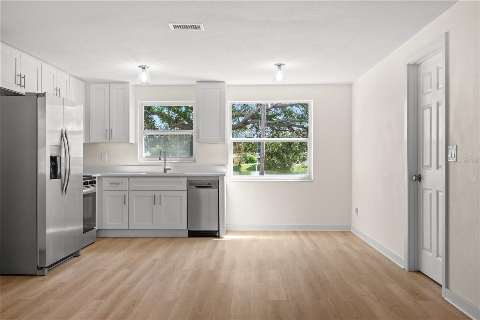 CROSS BAYOU ESTATES 7TH ADD - Residential