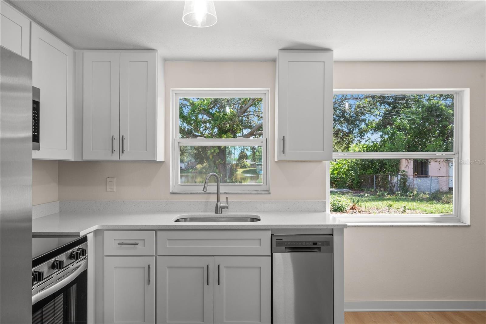 CROSS BAYOU ESTATES 7TH ADD - Residential