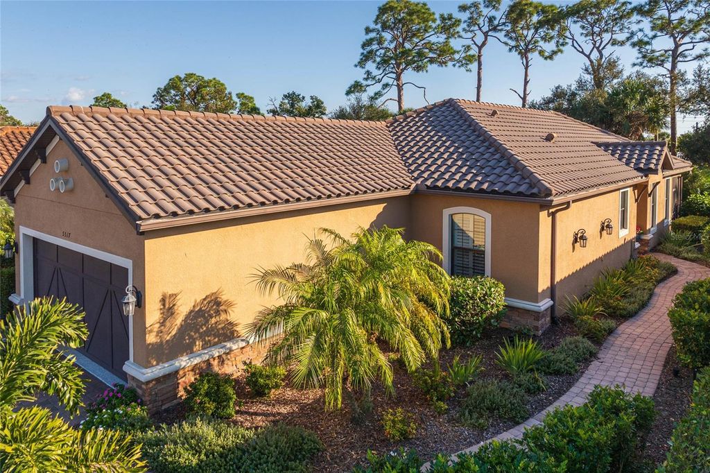 Photo of 5517 Sentiero Drive, Nokomis, FL 34275 (MLS # N6141721)