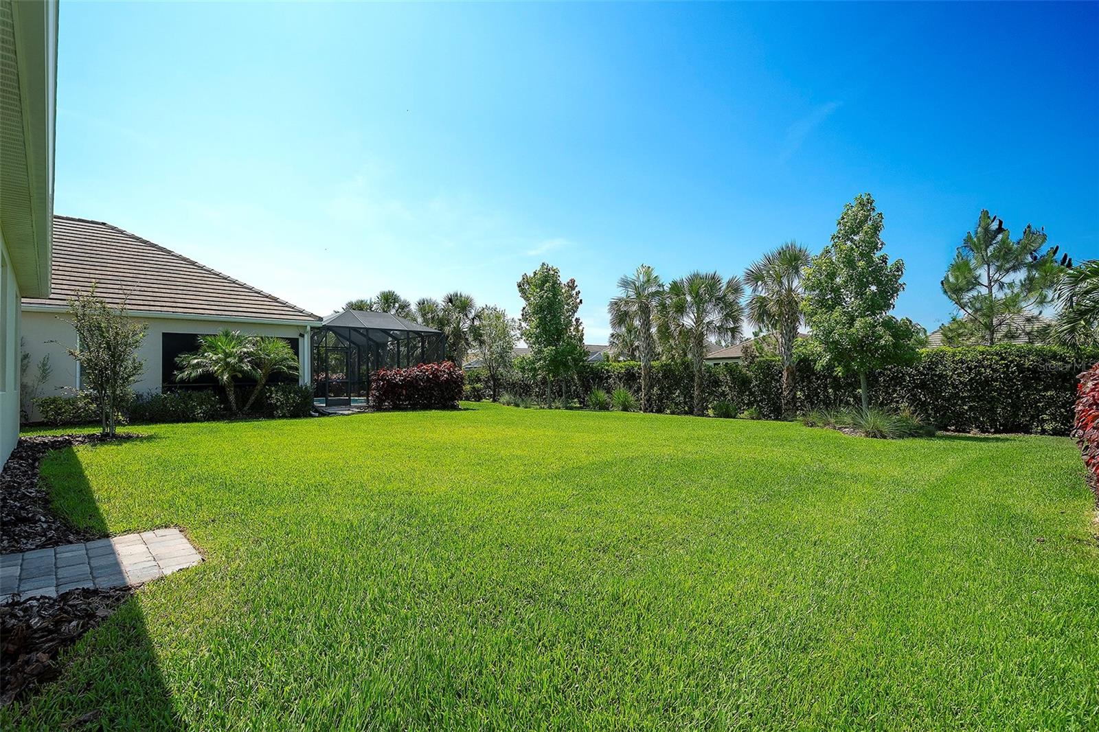LAKEHOUSE COVE AT WATERSIDE - Residential