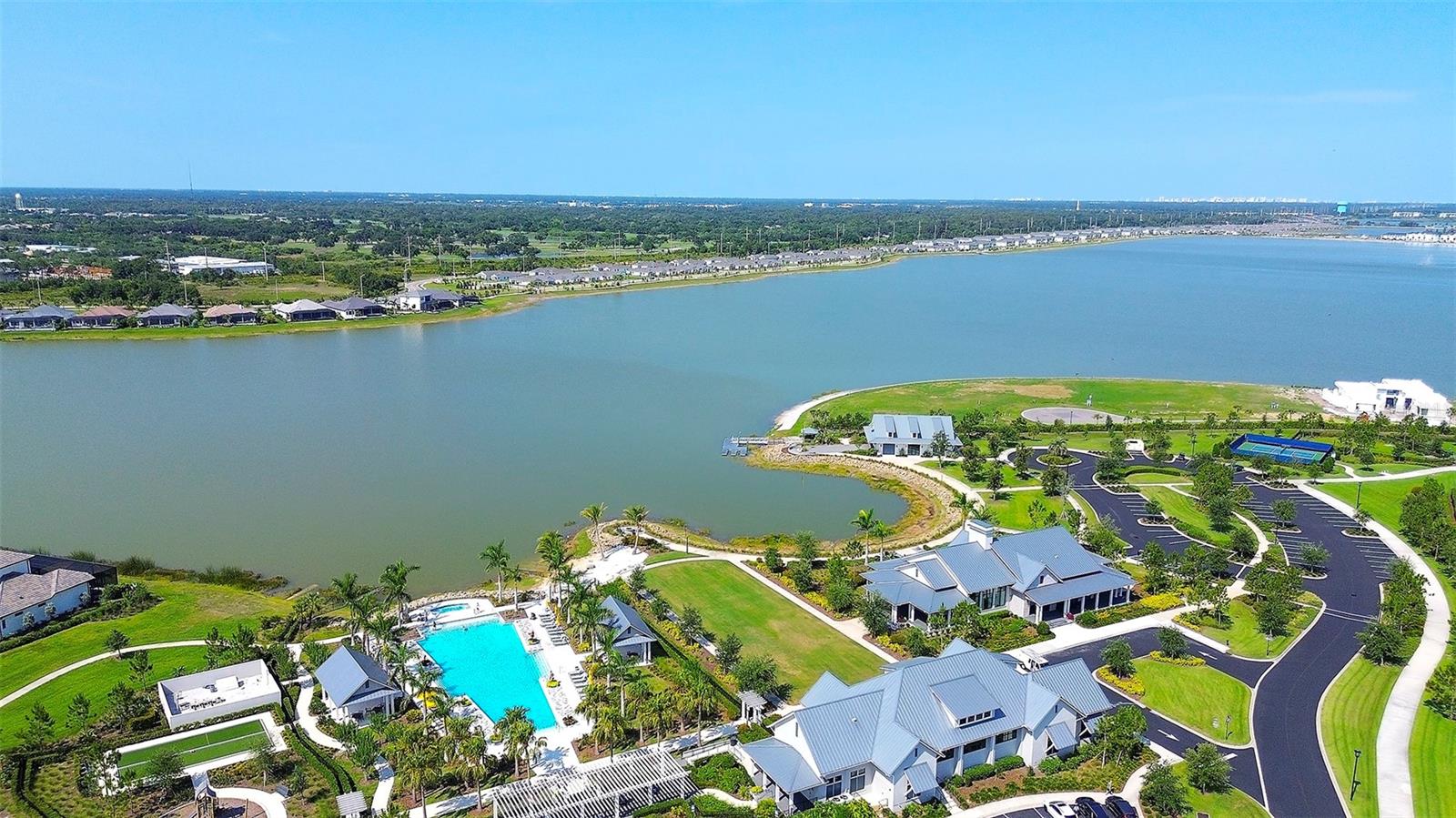 LAKEHOUSE COVE AT WATERSIDE - Residential