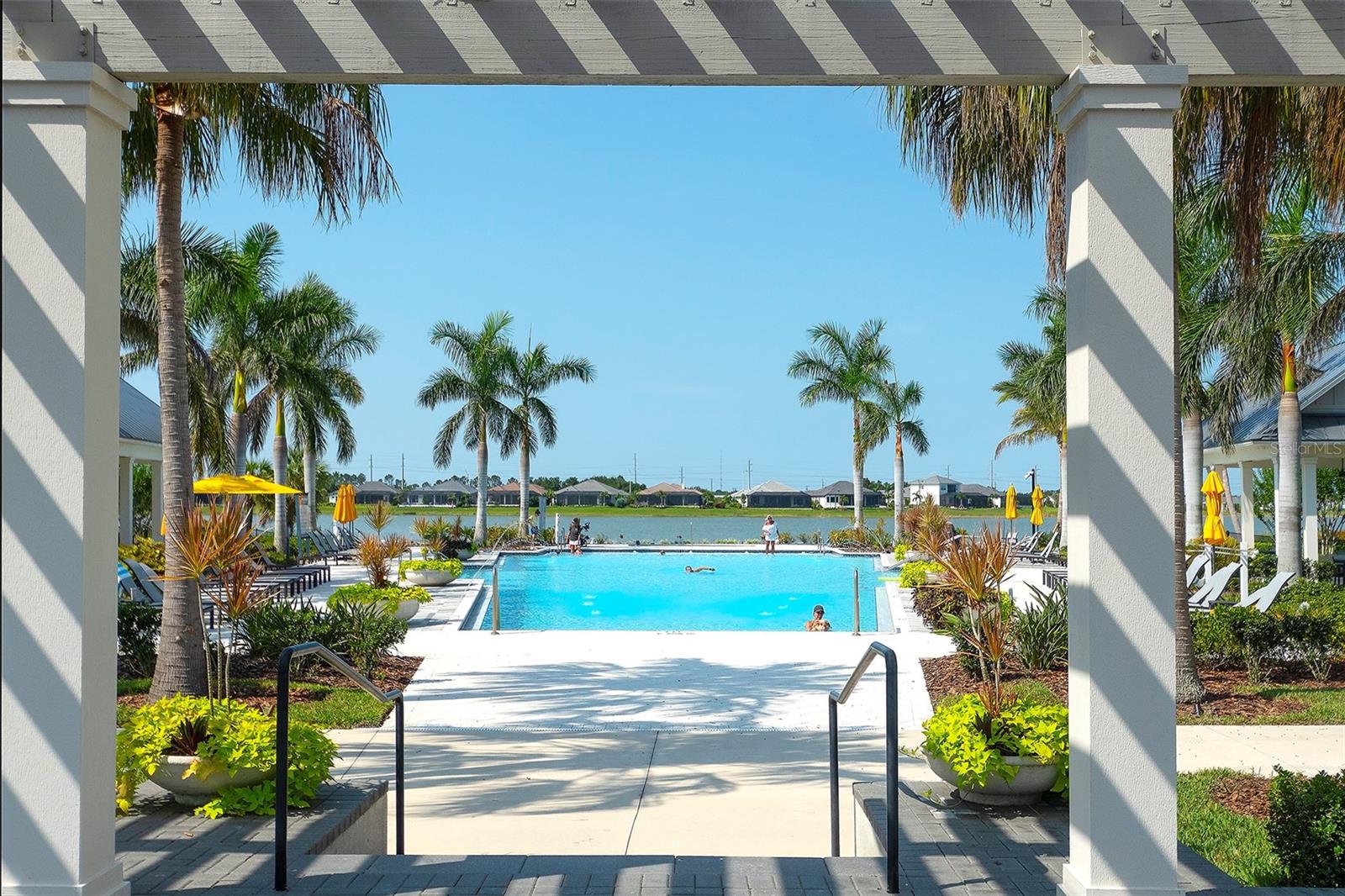 LAKEHOUSE COVE AT WATERSIDE - Residential