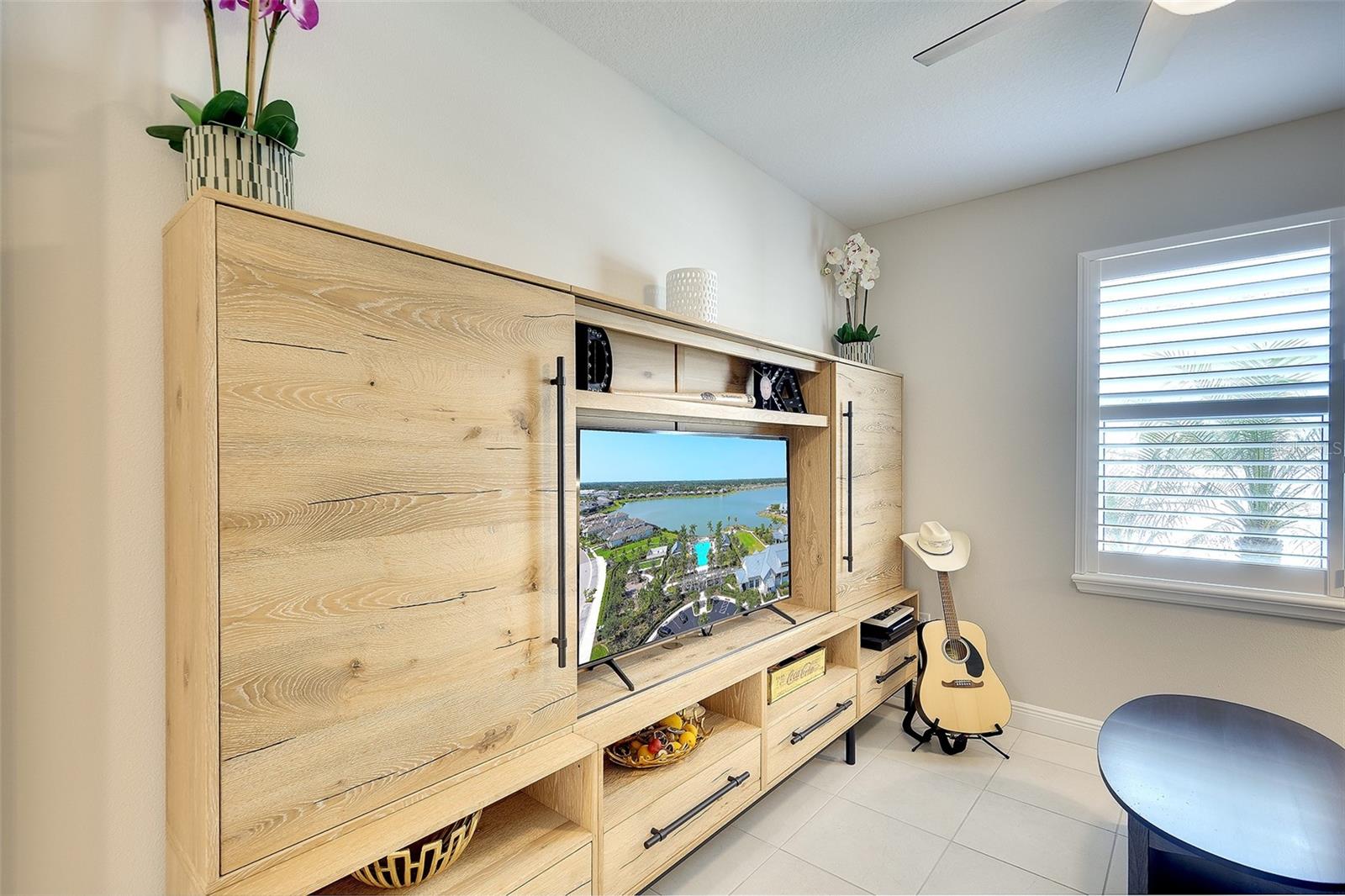 LAKEHOUSE COVE AT WATERSIDE - Residential