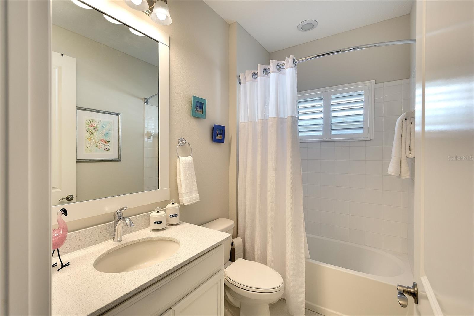 LAKEHOUSE COVE AT WATERSIDE - Residential