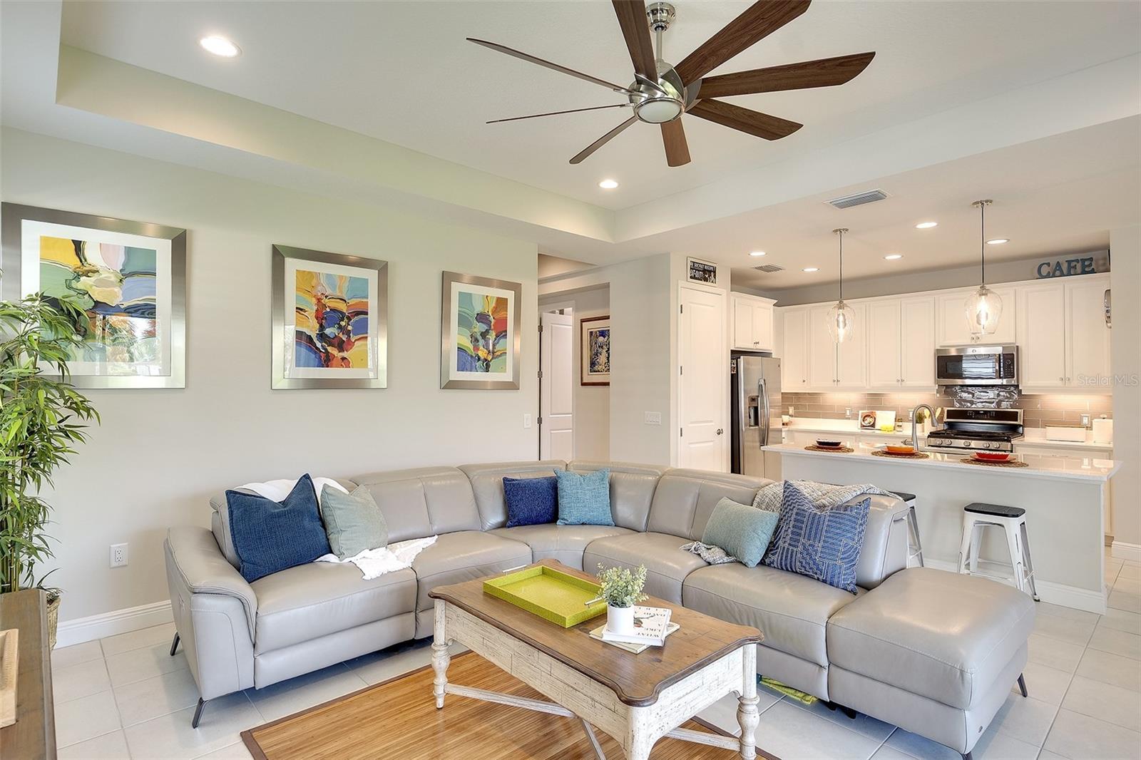 LAKEHOUSE COVE AT WATERSIDE - Residential