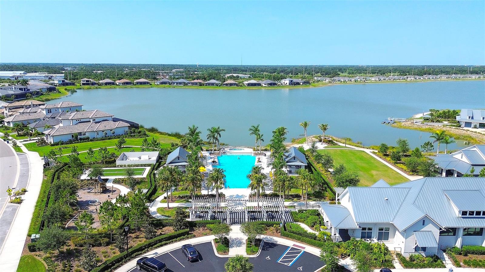 LAKEHOUSE COVE AT WATERSIDE - Residential