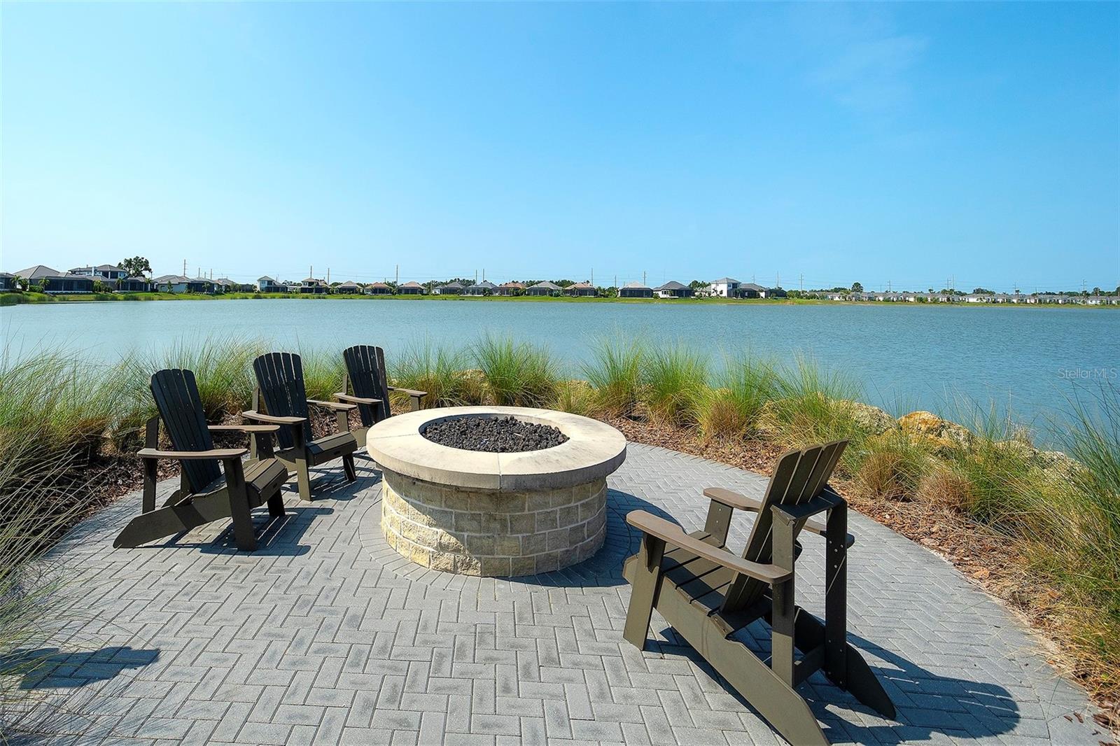 LAKEHOUSE COVE AT WATERSIDE - Residential