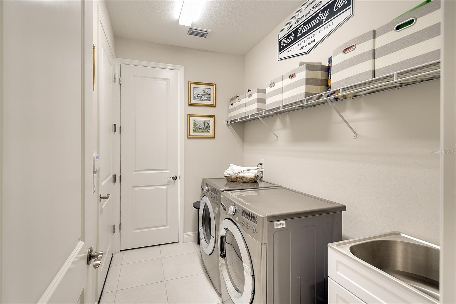 LAKEHOUSE COVE AT WATERSIDE - Residential