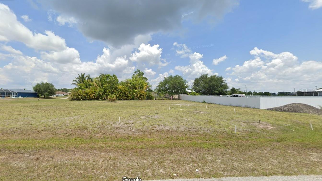 Highly Desired location in Cape Coral. Come build the home of your dreams on this site build lot is located less than five minutes from Publix, Lowes and Walmart, not to mention many other fine shop for shopping. Within minutes you could be cursing down the Caloosahatchee River on your way to the Gulf of Mexico for a day of fun in the sun. Also, about an hour and a half travel to Tampa international or the Raymond James Stadium.