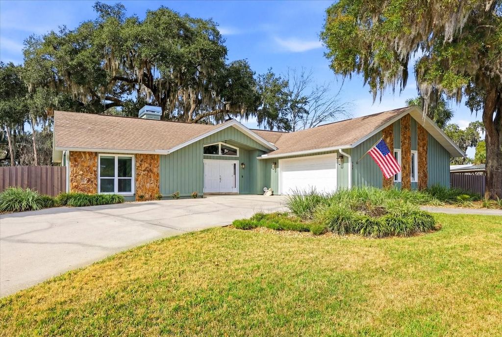 Photo of 204 SE 2nd Avenue, Crystal River, FL 34429 (MLS # TB8471351)