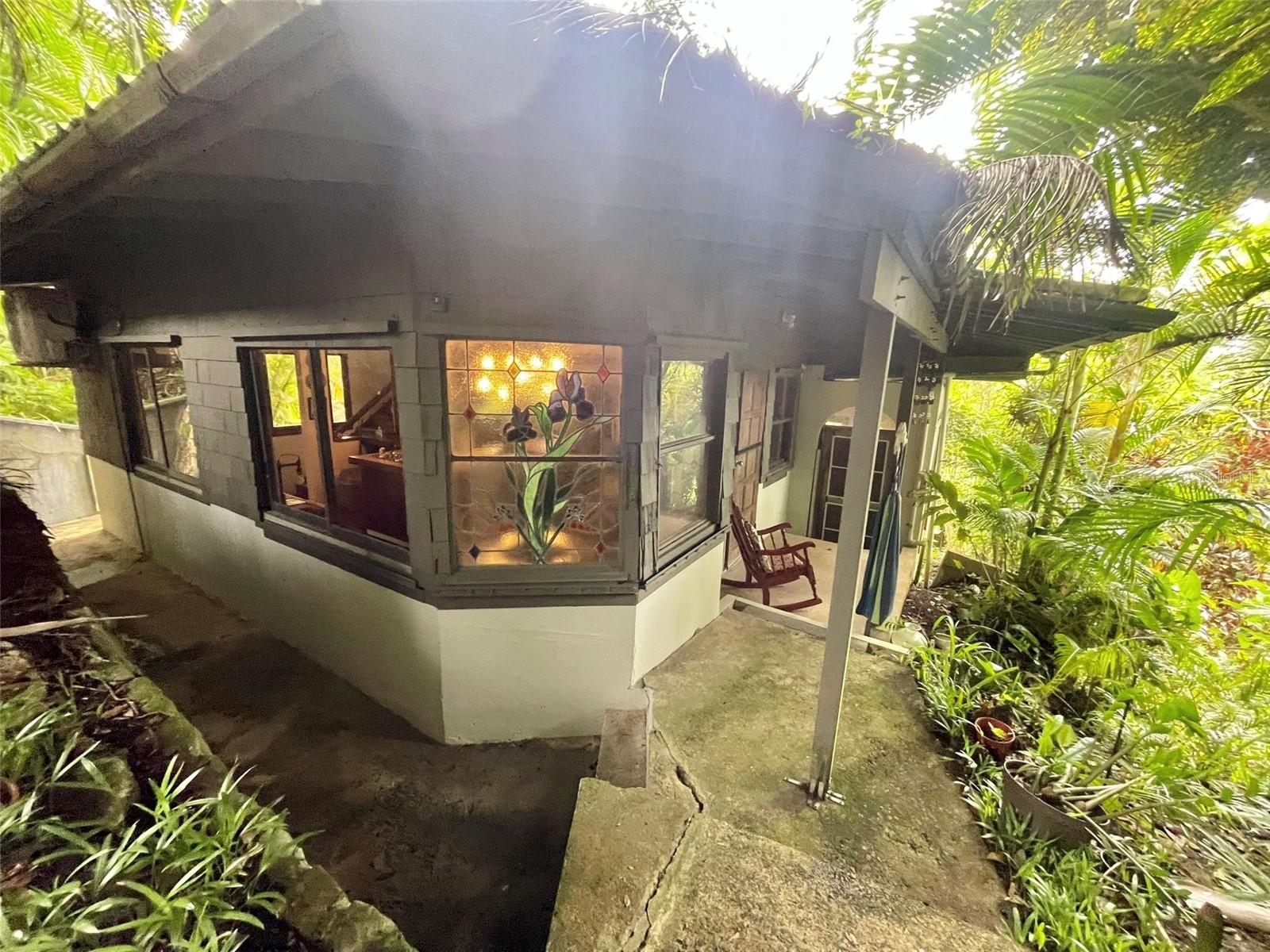 Unique Opportunity in El Yunque!
We present this beautiful 2.5-cuerda property, completely private and surrounded by nature.
This gem features 3 units:
First Unit: A charming rustic wood and cement chalet with 2 bedrooms and 1 bathroom.
Second Unit: A modern loft-style apartment on the ground floor.
Third Unit: Just 500 meters away, you'll find a cement house with spacious areas, a master bedroom with a huge bathroom, and the potential to create another unit on the ground floor.
One of the units is on Airbnb, and depending on the client's needs, the other units can be included.
This property is a true paradise and offers incredible potential for short-term rentals!