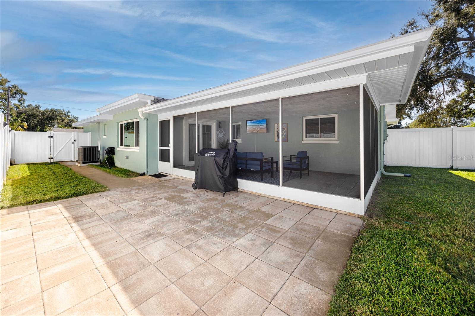 URBAN LAKE ESTATES - Residential