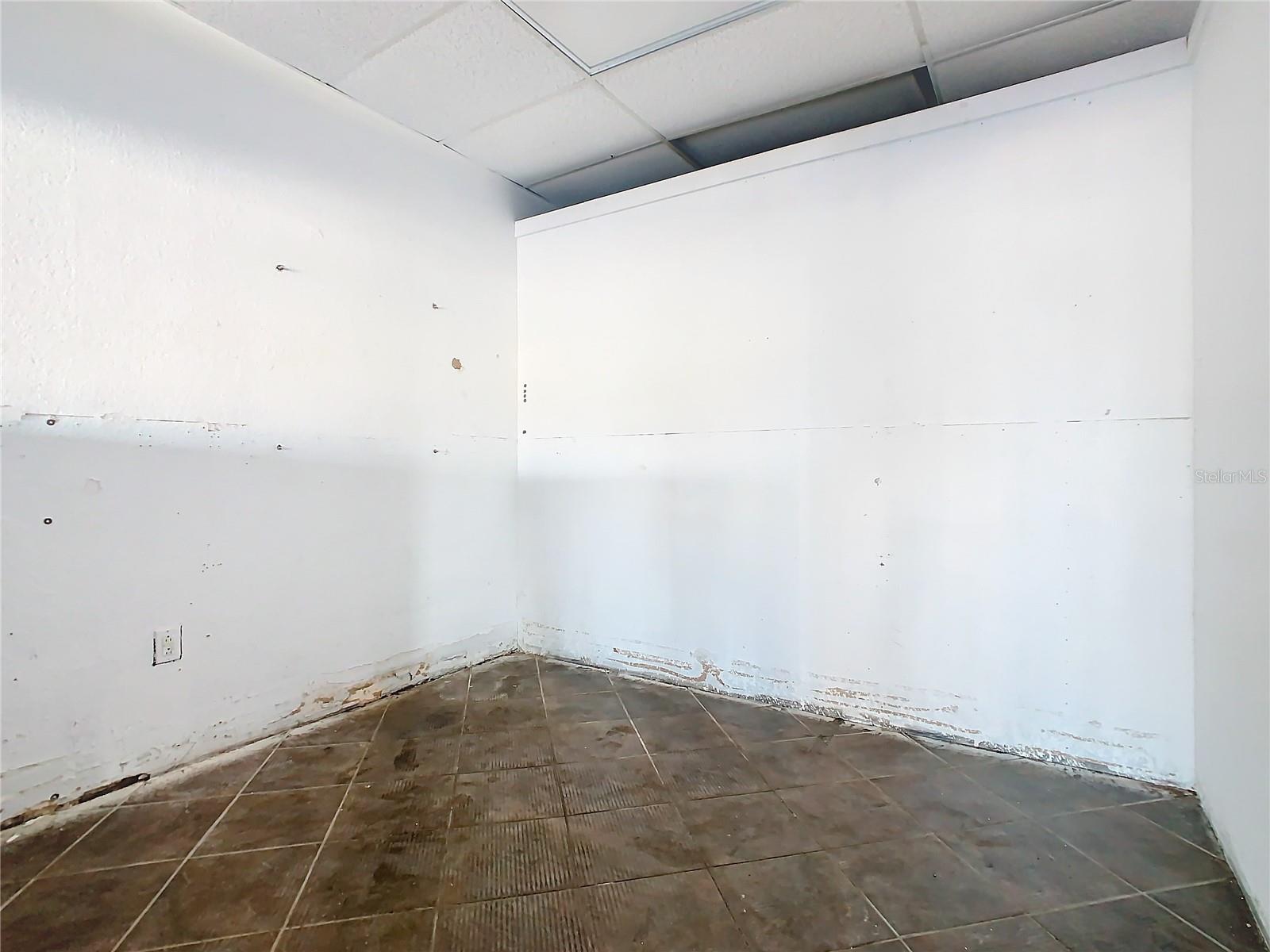 PINE HAVEN - Commercial Lease