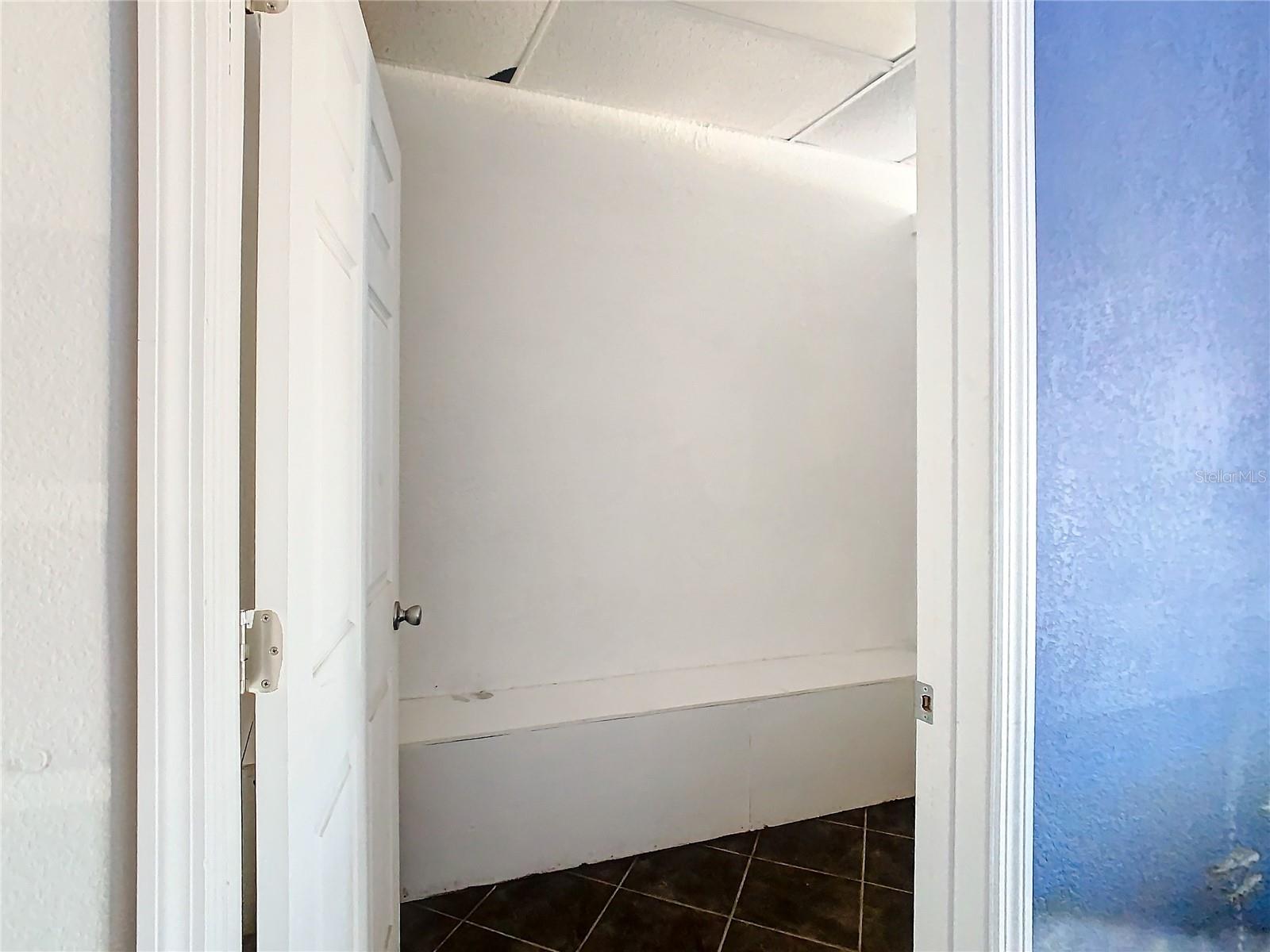 PINE HAVEN - Commercial Lease