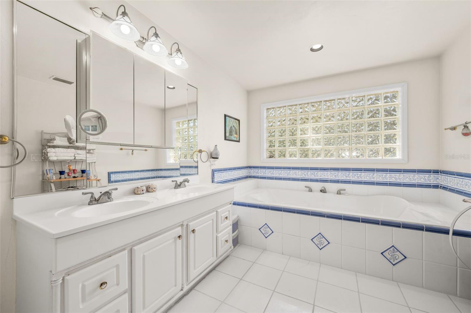 WESTLAKE WOODS SUB - Residential