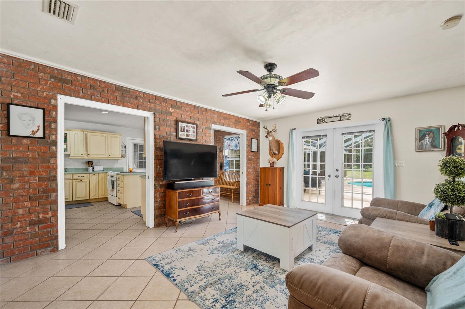 WESTLAKE WOODS SUB - Residential