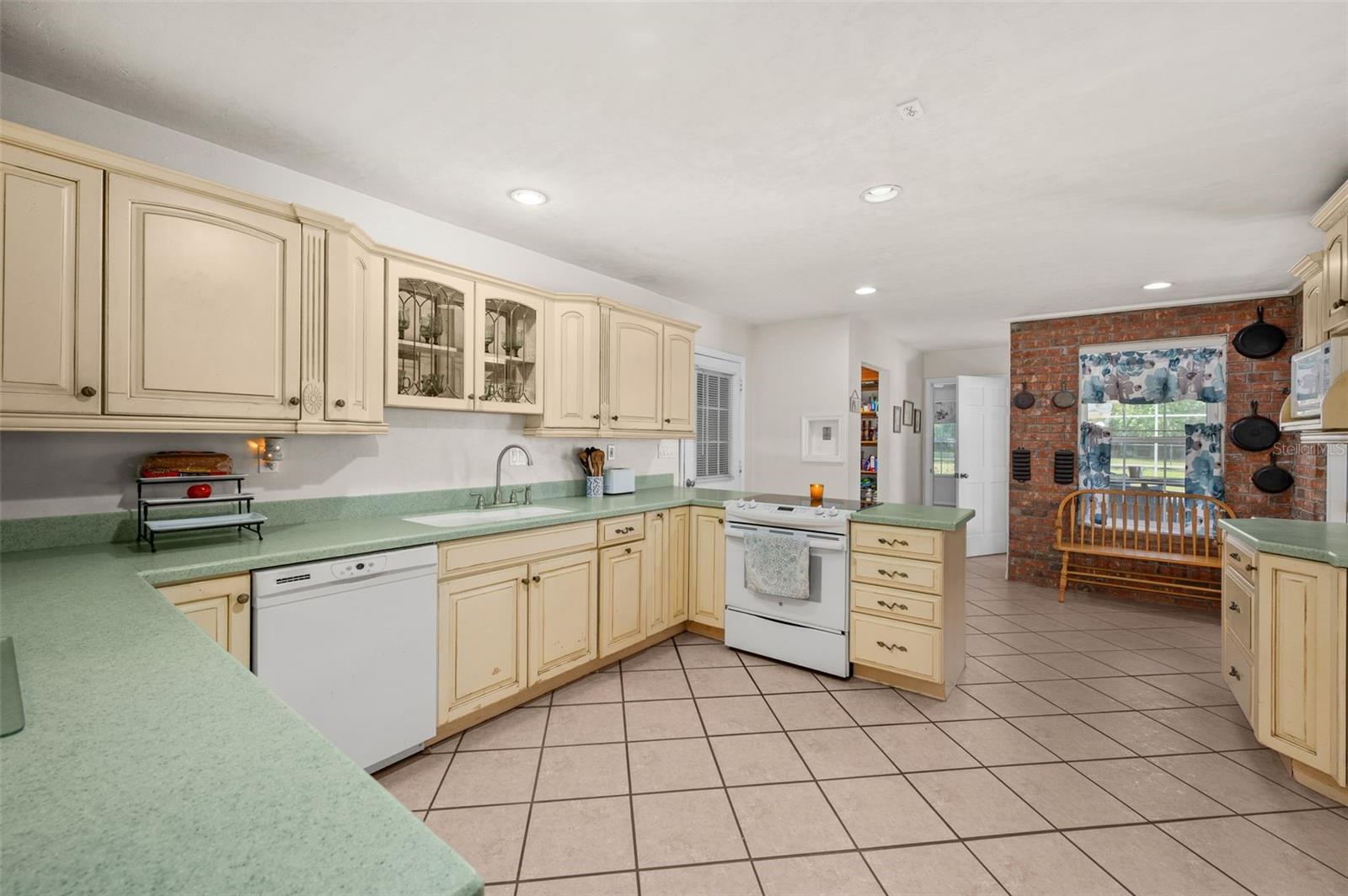 WESTLAKE WOODS SUB - Residential